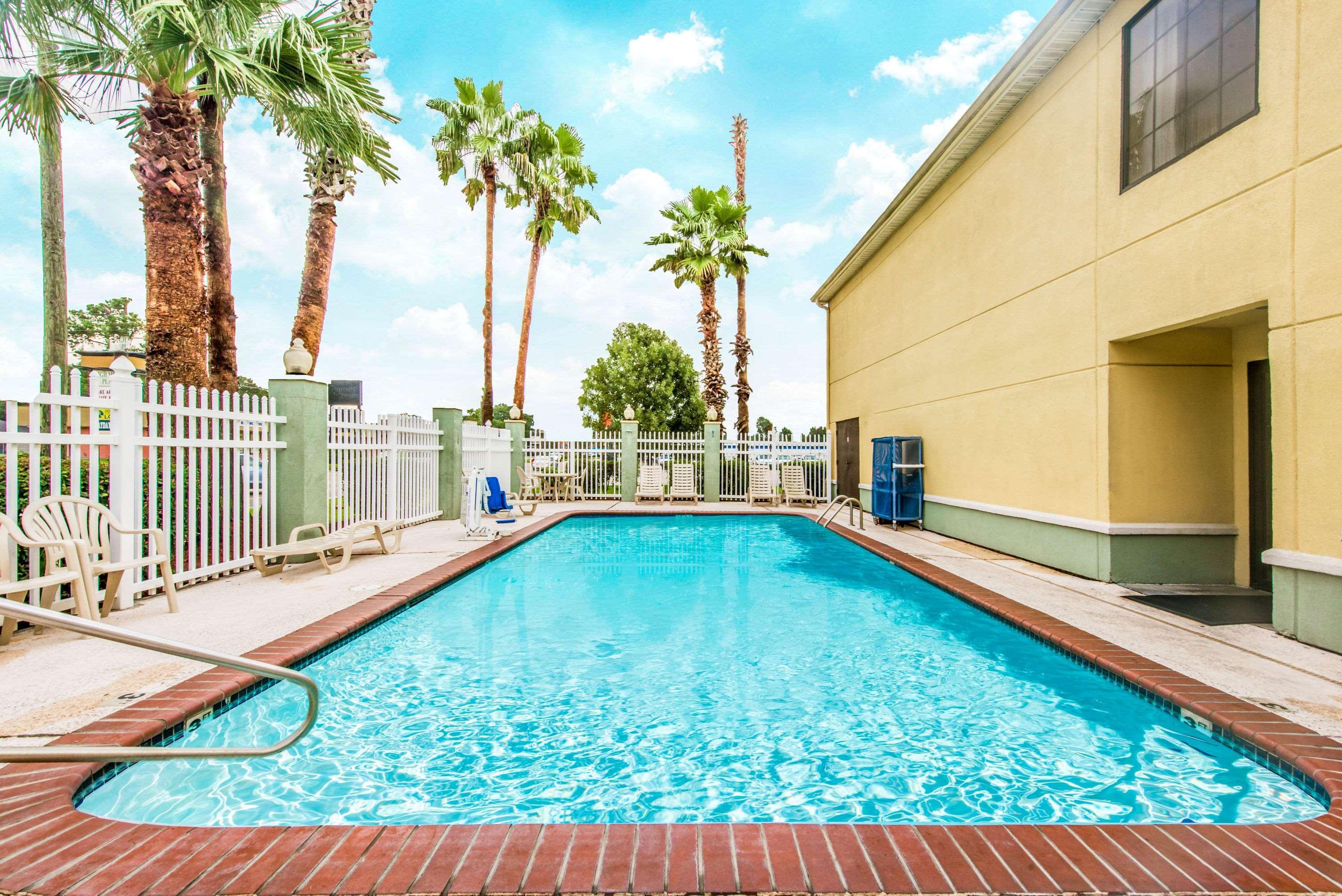 Super 8 By Wyndham Lake Charles/Sulphur Ngoại thất bức ảnh